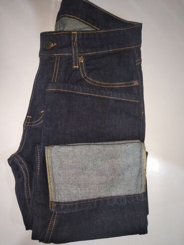 чёрные джинсы: Джинсы levis стильные расцветки посатка отлично,тонкие и