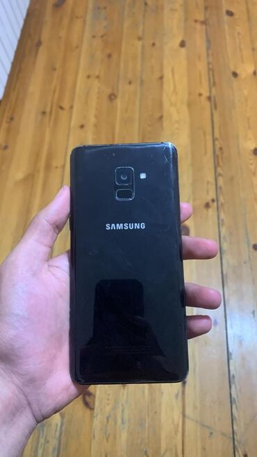 samsung a3 2017 satilir: Samsung Galaxy A8 Plus, 32 GB, rəng - Qara, İki sim kartlı