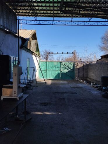 дом село дмитриевка: 150 м², 4 комнаты, Старый ремонт