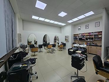 Коммерциялык мүлк: Срочно! Продаю, Ком.пом.,147кв., 1 этаж, 7 мкр, ЖК Мега — 1