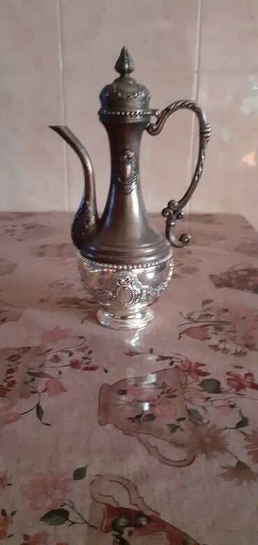 İncəsənət və kolleksiyalar: 80 ilindir.islenmeyib.materiali nikel latun.
Agirdir.90aN