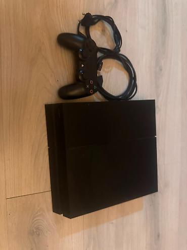 ps4 icare: Playstation 4 satilir. Çox az istifadə olunub. Hətda toplamda istifade — 1