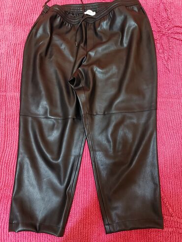 bej reng: Manoqadan alinmiş deri kapri pantalon;bir defe geyinilmiş,size -46;