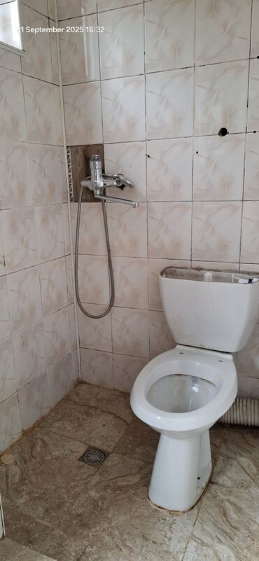 Uzunmüddətli kirayə mənzillər: Kiraye ucun 1otaqli studiya tipli menzil. 1 otaqli Ev butun lazimli — 6