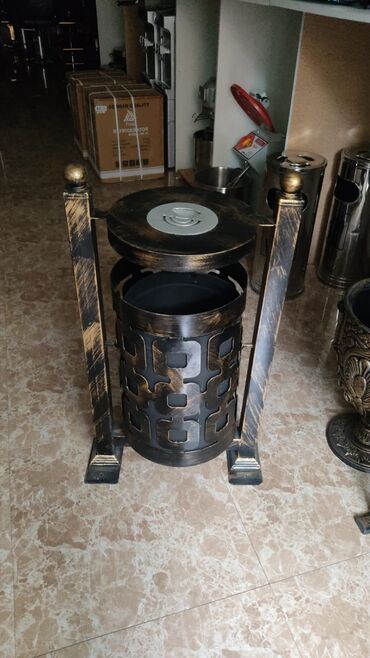 Tullantı qabları: Zibil qabi Tullantı qabi Ferqli çeşidlər mövcuddur Qiymət çeşidinə — 8