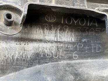 Бампер и комплектующие: Бампер Toyota, Б/у, Оригинал — 11