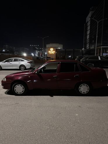 Другие автомобили: Легковой седан, темно-бордовый цвет. Кузов 4-дверный, классический — 9