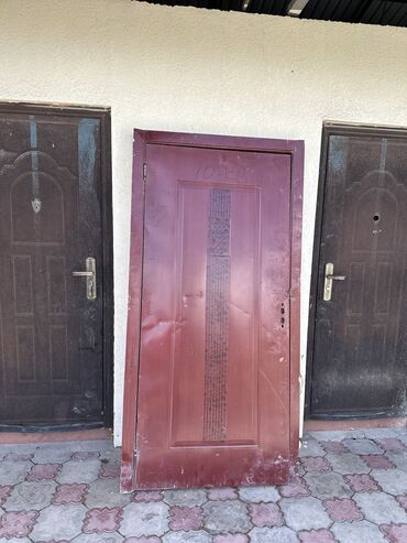 железная дверь: Входная дверь, цвет - Черный, Б/у, 2 * 90, Самовывоз