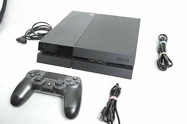 second hand shop electronics: U ponudi Sony Playstation 4 sa naslova. Konzola je novija fat — 3