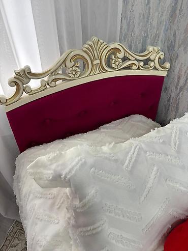 komod satilir: Qız uşağı üçün mebel dəsti Tərkibi: - Çarpayı – ölçü: 1.95 x 0.90 m — 5