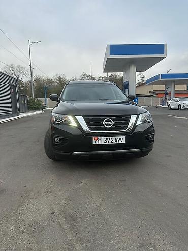 Nissan Pathfinder: 2020 г., Внедорожник