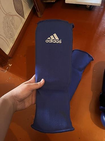boks kaskı: Təcili Satılır! Kikbok qoruyucu dəst Dəstdə olanlar: 1 ədəd Adidas — 2