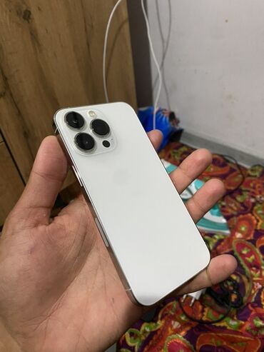 обмен на макбук: IPhone 13 Pro, Ак