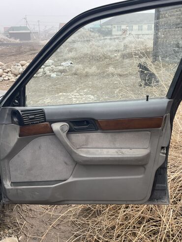 BMW: BMW 520: 1990 г., 2 л, Механика, Бензин — 9