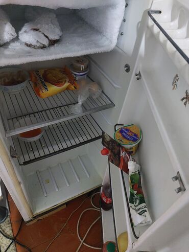 миний холодилник: Холодильник Б/у, Двухкамерный