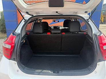 Toyota: Toyota Yaris: 2019 г., 1.5 л, Робот, Бензин, Хэтчбэк — 7