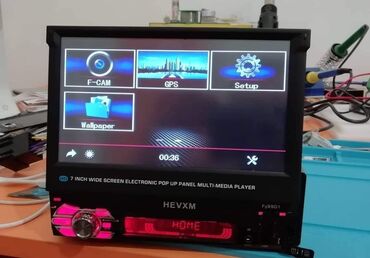 Audio oprema za auto: 12500din 1. Uvlačivi ekran: 7-inčni ekran se može električno iskočiti — 3