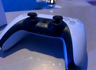 5 u 1 cetka za kosu: Play station 5 console with Controller Selling a PlayStation 5 (Disc