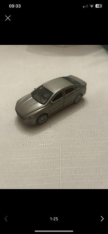 lego oyuncaq: Metal miniatür avtomobil modeli – sedan tipli, boz/metalik rəngdə — 1