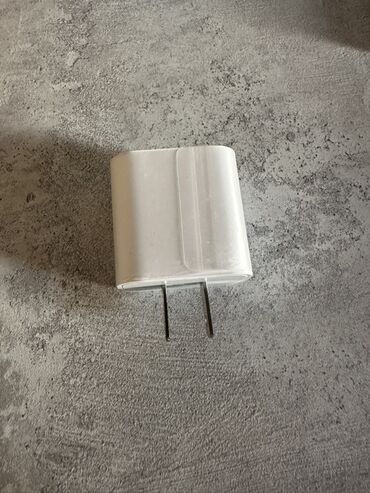 samsung galaxy a14: Белый сетевой адаптер питания мощностью 20 Вт с разъемом USB-C