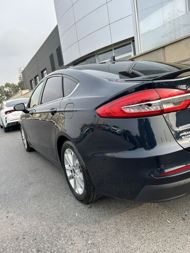 Ford: Ford Fusion sedan - Kuzov: qara rəng, aerodinamik xəttlər, xrom ön — 6