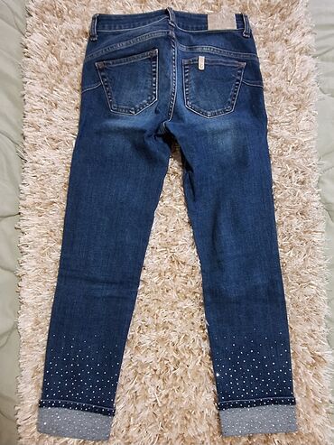 Farmerke: Ženske farmerice od tamno-plavog teksasa sa ravnim krojem i srednjim na lalafo.rs — 3 Farmerke: Ženske farmerice od tamno-plavog teksasa sa ravnim krojem i srednjim — 3