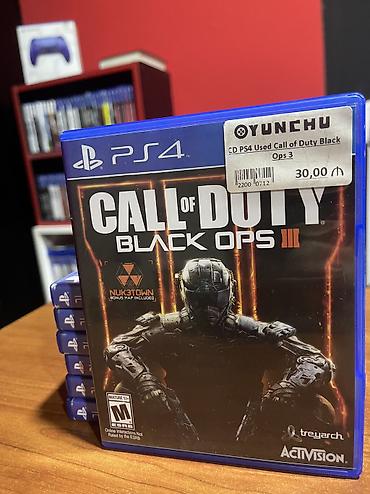 PlayStation 4 (PS4) üçün Call of Duty: Black Ops III oyun diski. Bu