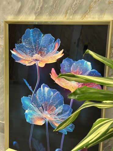 Şəkillər, tablolar: Üzəri epoksid boya ilə örtülmüş, canlı və parlaq görünüşə sahib olan — 5