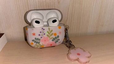 akg qulaqciq qiymeti: Airpods 3 Amerikadan alinib Seliqeli istifadə olunub Əla vəziyyetdedi