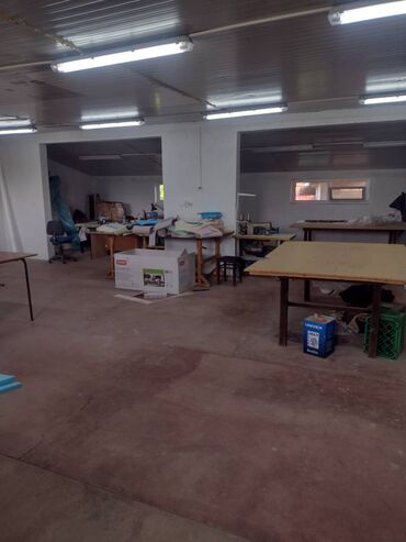izdavanje soba zajecar: IZDAJEM magacinsko-poslovni prostor površine 140 + 40 m2 u selu