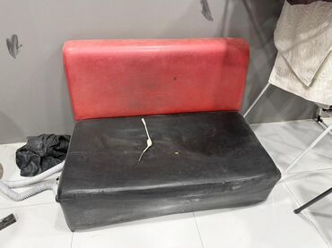 Masa və oturacaq dəstləri: Peşəkar bərbər/saç ustası üçün iş yerinin komplekti Tərkib: - Geniş — 5