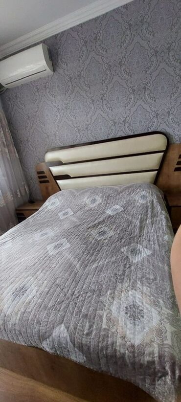 tek neferlik yataqlar: Двуспальная кровать, Шкаф, Б/у