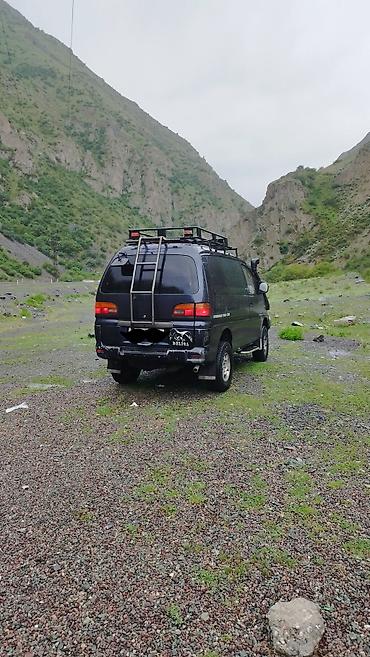 шины на делику: Mitsubishi Delica: 1995 г., 2.8 л, Автомат, Дизель, Минивэн — 5