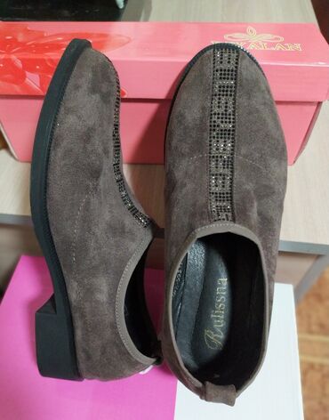 сапоги женские 39: Женская обувь б/у в отличном состоянии. Натуральная замша. Покупали