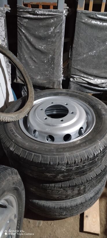 Disk təkərlər: Məhsul: Dəmir diskli tam təkər dəsti Təsvir: - Avtomobil üçün polad