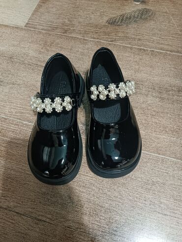 удобные: Детские лакированные туфли Mary Jane - Цвет: черный, глянцевый лак -