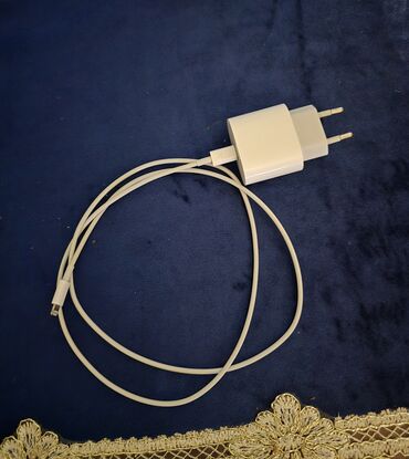 apple adapter: Adapter Apple, 20 Vt, İşlənmiş