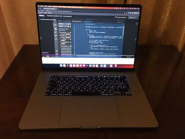 makbuk: Intel Core i9, 32 GB