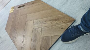 Döşəmə işləri: Laminat ustasi Her nov laminatlarin vurulmasi 90 derece,duz,sahmat — 22