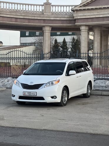 Toyota: Toyota Sienna: 2010 г., 3.5 л, Автомат, Бензин, Минивэн