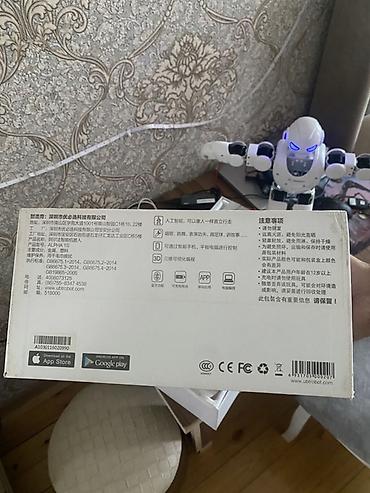 robot əlcək: UBTECH Robotics Alpha Series interaktiv robot - Marka/model: UBTECH — 4