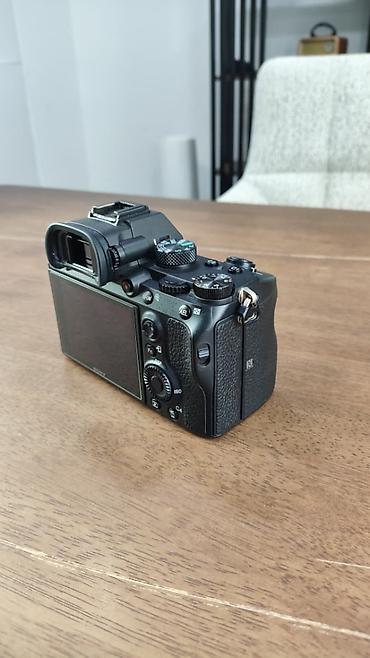 Фото и видеокамеры: Şəxsi istifadə etdiyim Sony A7III satılır. Kamera həm texniki, həm də — 7