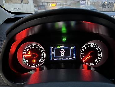 BYD: BYD E5: 2019 г., Электромобиль, Седан — 8