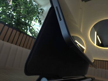 Samsung: Samsung galaxy Tab S10 Ultra dir . Birneçə aydır alınıb. Tam yenidir — 2