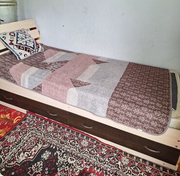 турецкая мягкая мебель: Односпальная Кровать, Б/у