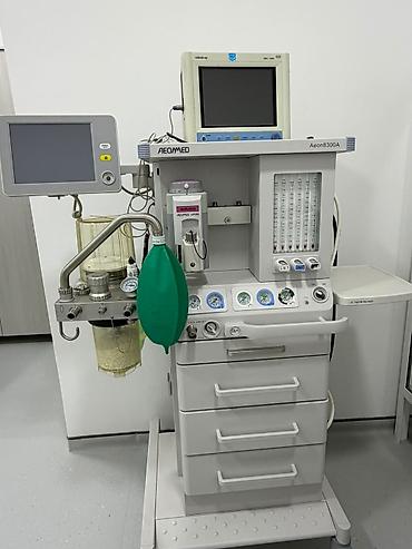 AEOMED Aeon 8300A anesteziya aparatı və Mindray xəstə monitoru ilə
