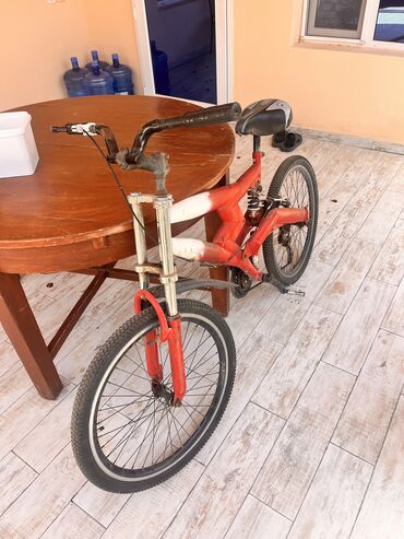 velosiped pedalı: İşlənmiş Şəhər velosipedi Aist, Ünvandan götürmə