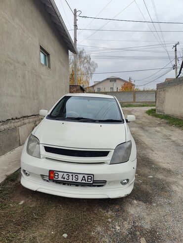 тайота 330: Toyota ist: 2002 г., 1.5 л, Автомат, Бензин, Хэтчбэк