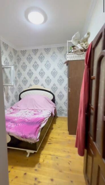 Həyət evləri və villaların satışı: 3 otaqlı, 70 kv. m, Orta təmir — 10