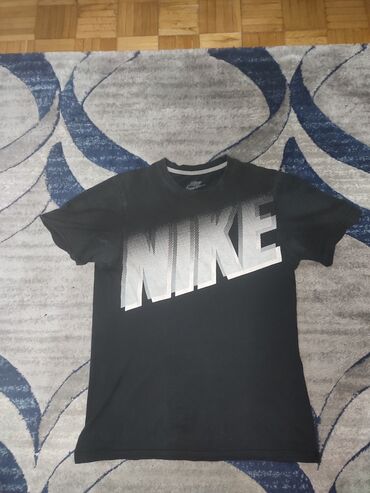 majica steznik za muskarce: Men's T-shirt Nike, M (EU 38), bоја - Crna